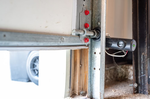 Garage Door Safety Tips for Homeowners