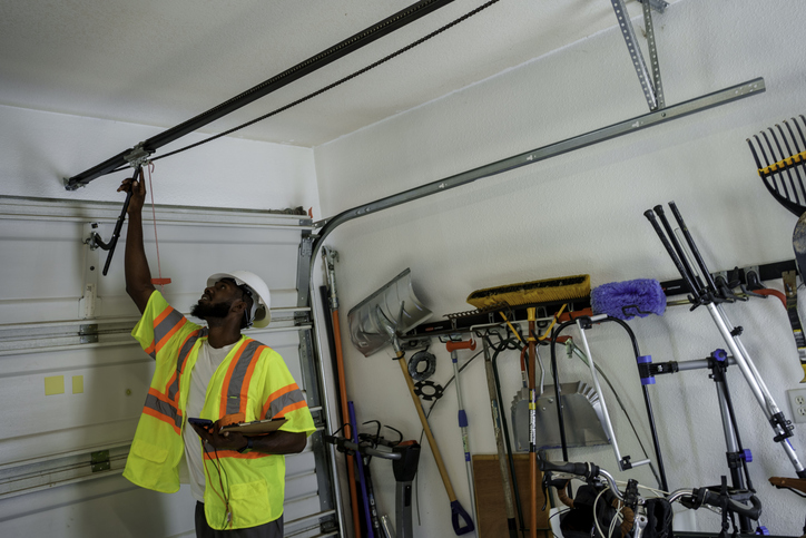 Garage Door Replacement Ideas to Modernize Your Home’s Look