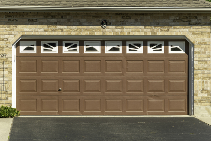 When a Garage Door Repair Justifies Full Garage Door Replacement