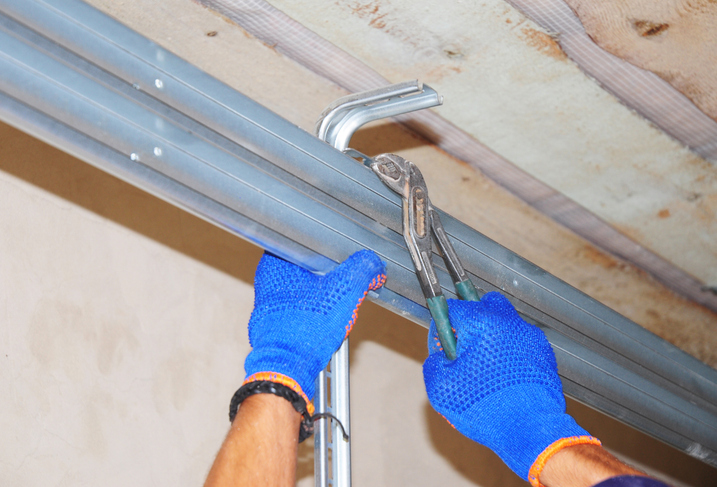 Garage Door Opener Maintenance for Quiet and Smooth Operation