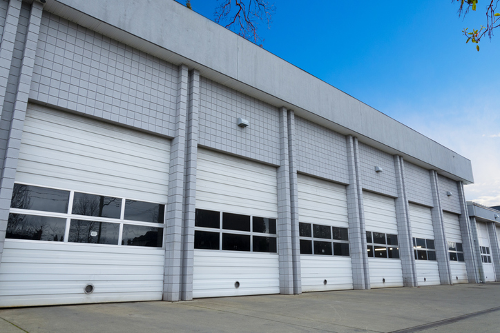 How a Commercial Garage Door Replacement Company Adds Value