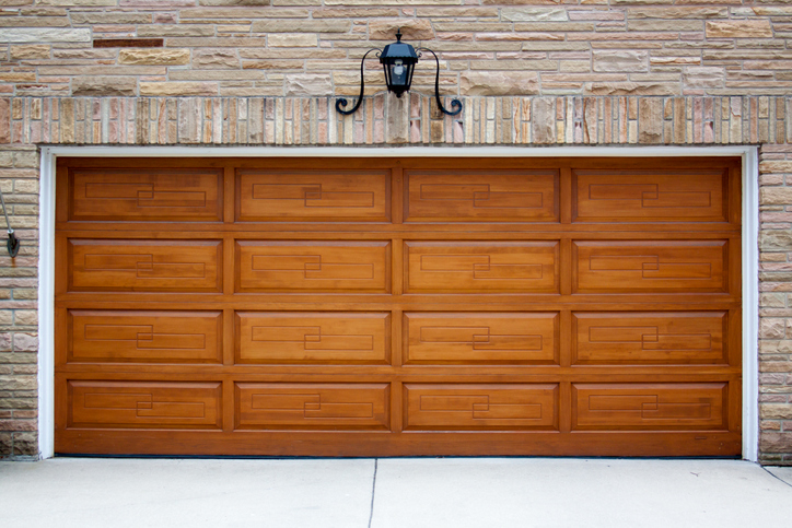 Signs Your Old Garage Door Opener May Be a Risk to Safety