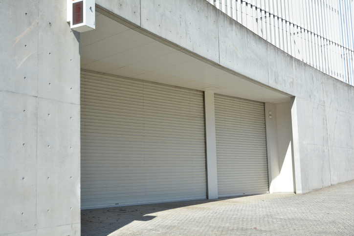 Why Commercial Garage Door Repair Matters for High-Traffic Facilities