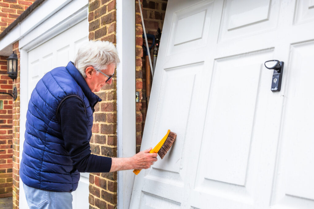 How Garage Door Services Extend the Lifespan of Your Equipment