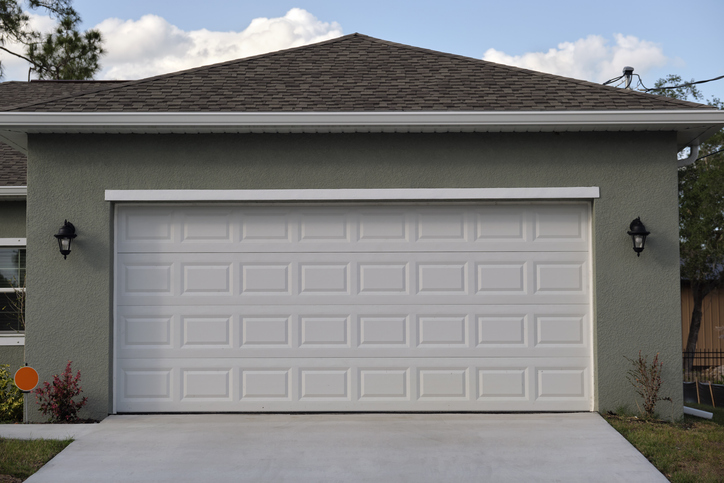 How Weather Impacts the Frequency of Garage Door Opener Maintenance